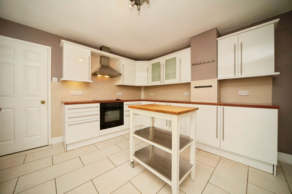 Property photo 3 of 16 Pbox-Img.Jpg