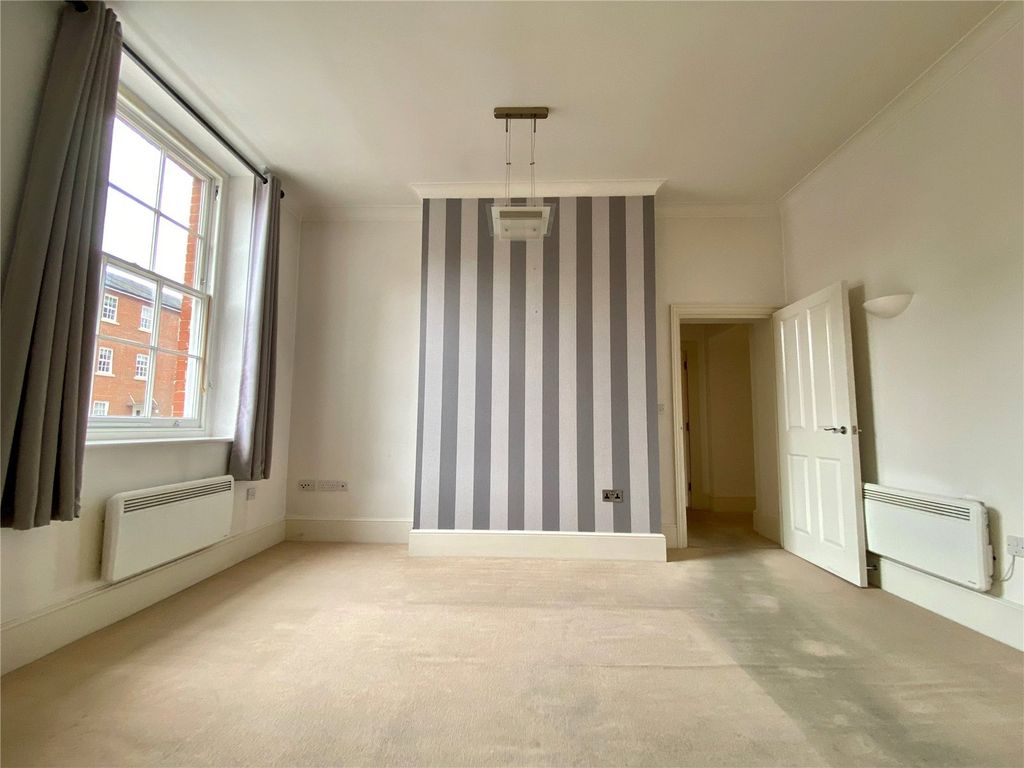 Property photo 3 of 9 Picture No. 06