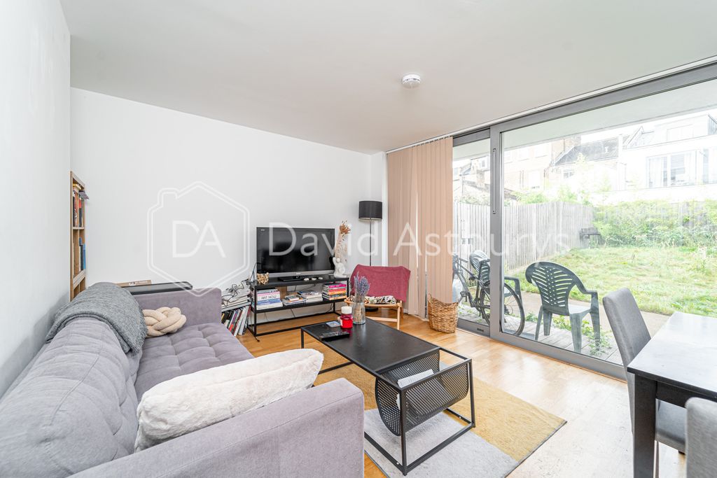 Property photo 2 of 10