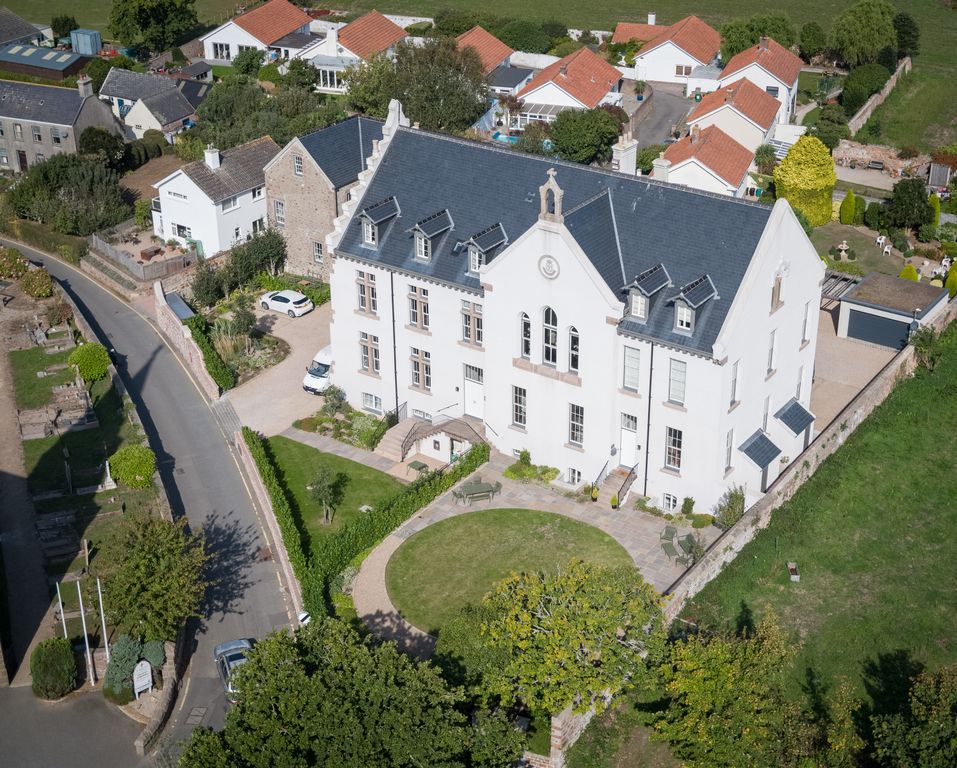 Property photo 1 of 20