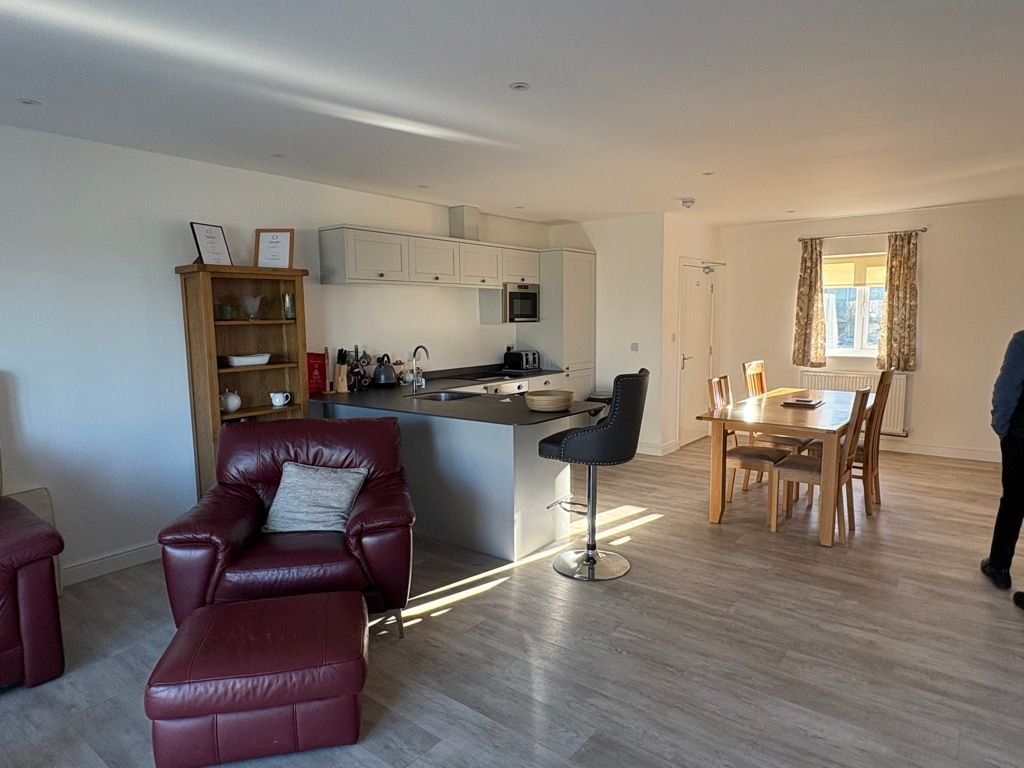 Property photo 3 of 8 Photo 5