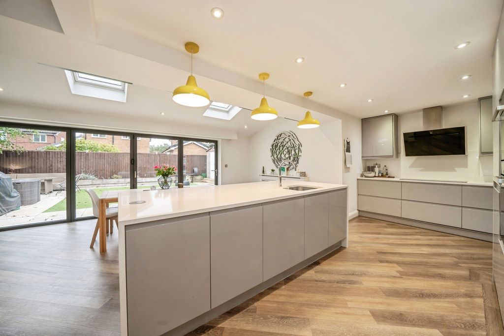 Property photo 2 of 17 Kitchen