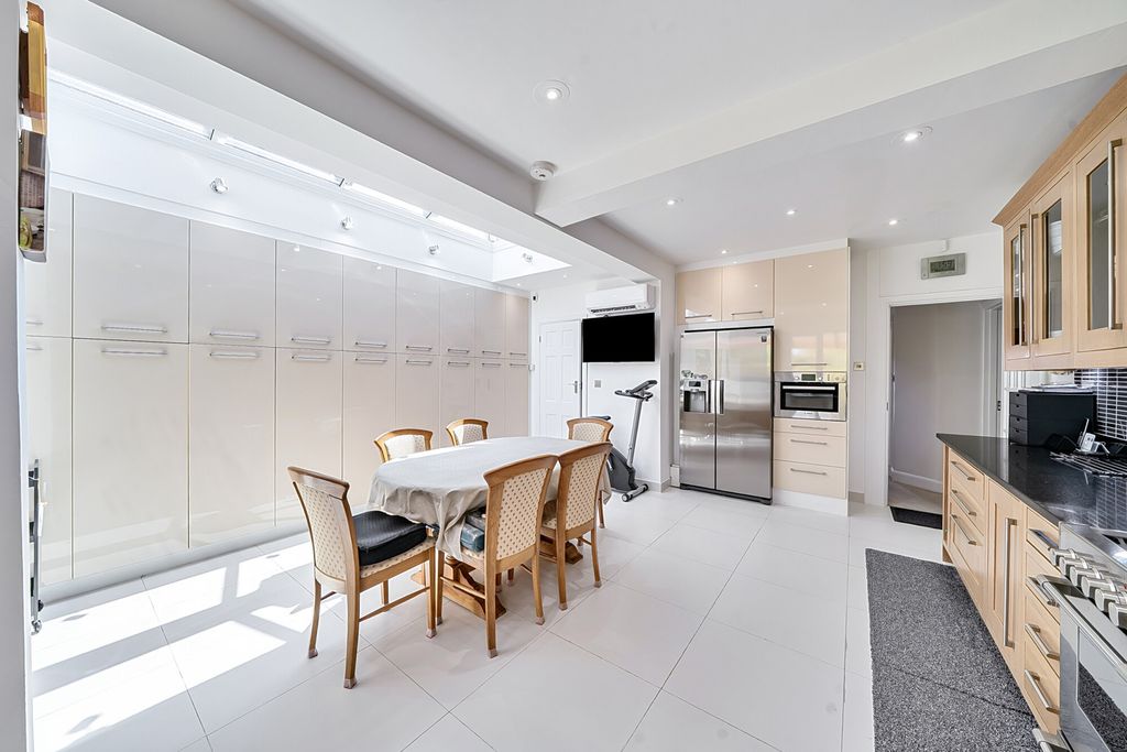 Property photo 3 of 20 1482438-18-6A3E91...