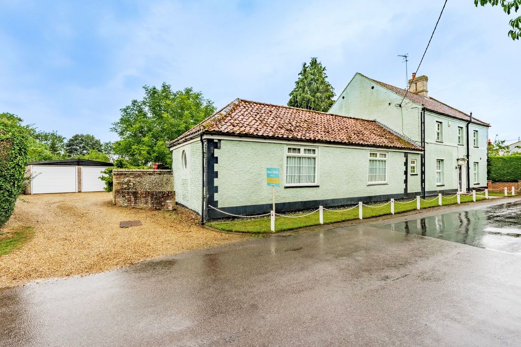 Property photo 2 of 26
