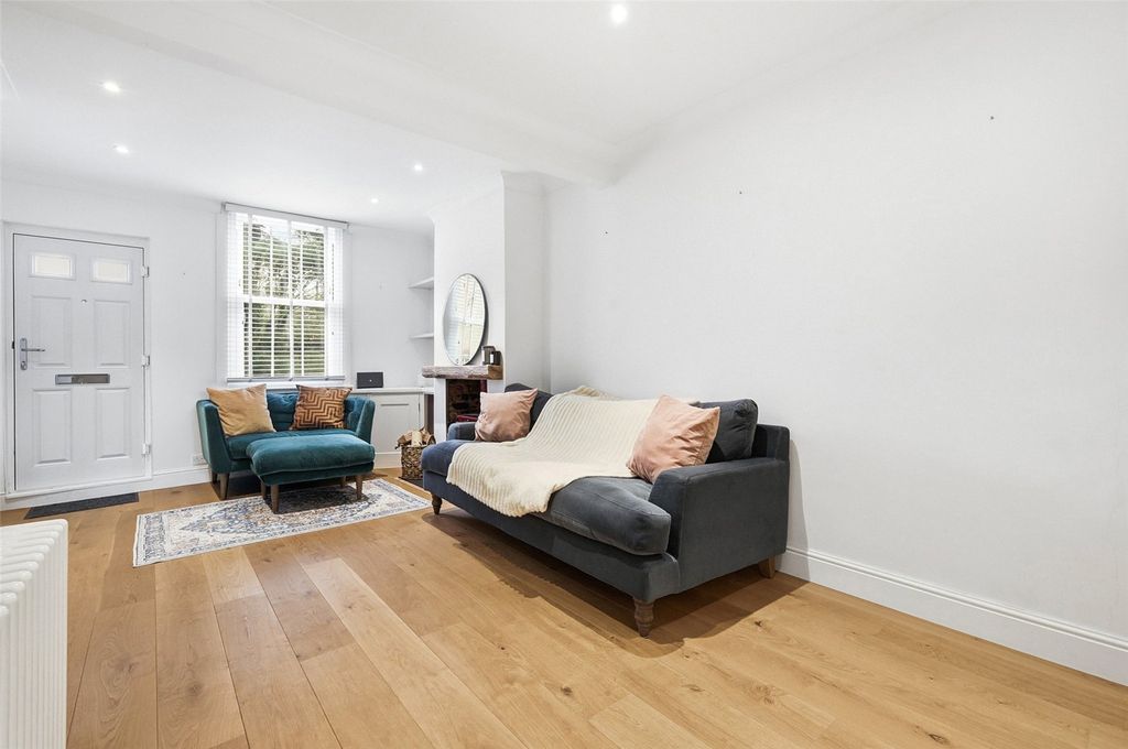 Property photo 3 of 11 Sitting Room