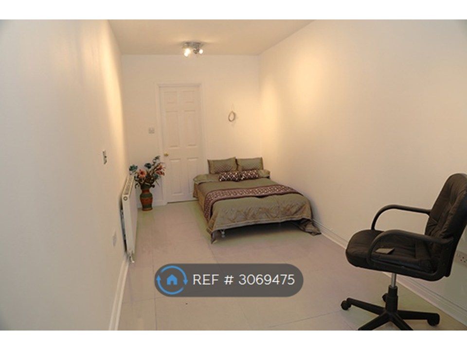Property photo 1 of 6 Bedroom