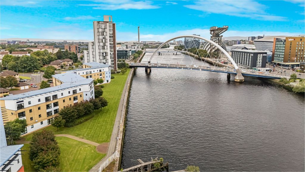 Property photo 1 of 16 51-Web-Or-Mls-70 Mavisbank Gardens Flat 3.1_43