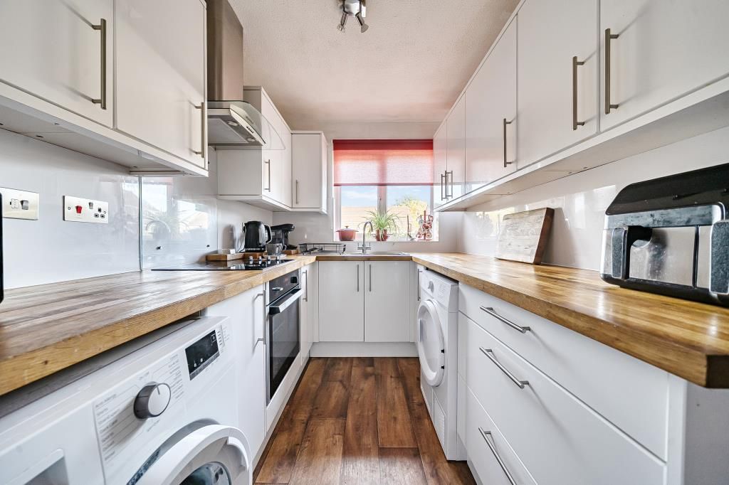 Property photo 3 of 21 Kitchen