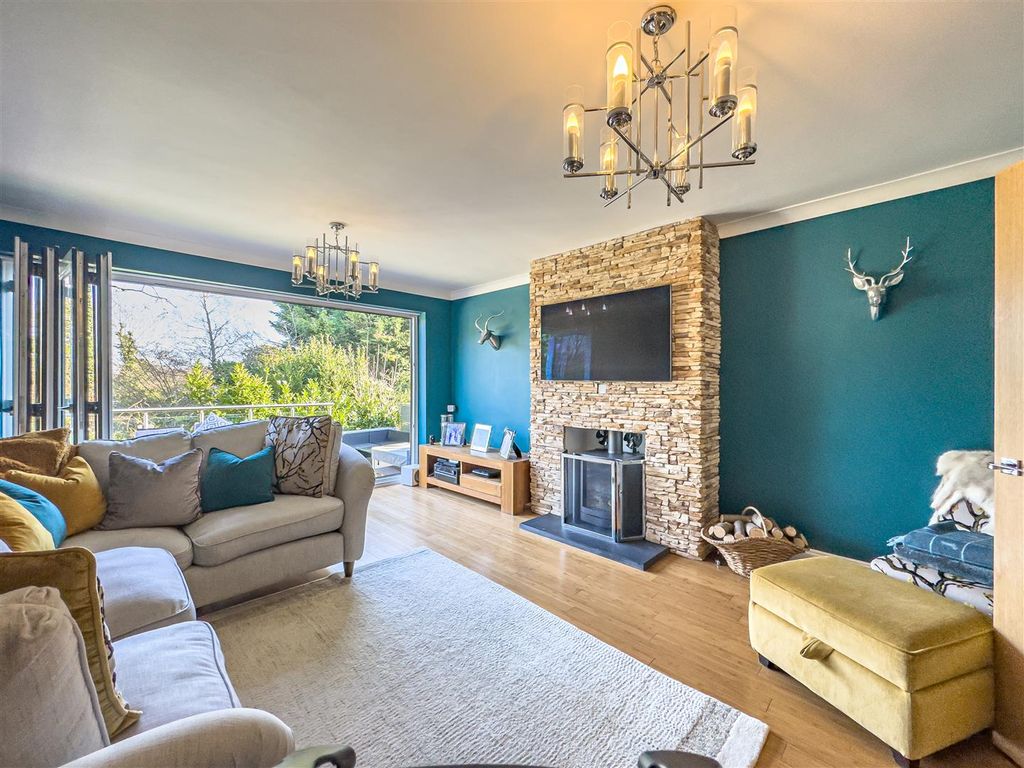 Property photo 3 of 35