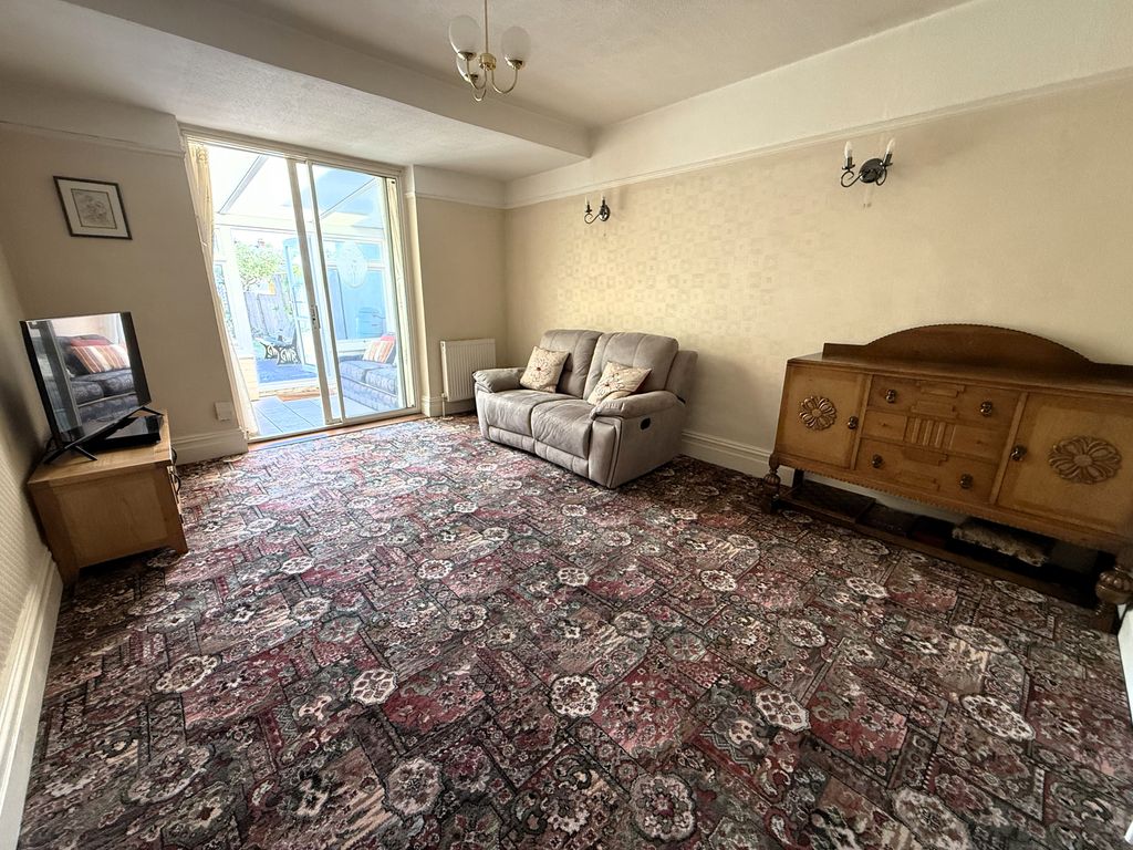 Property photo 2 of 15 Img6660