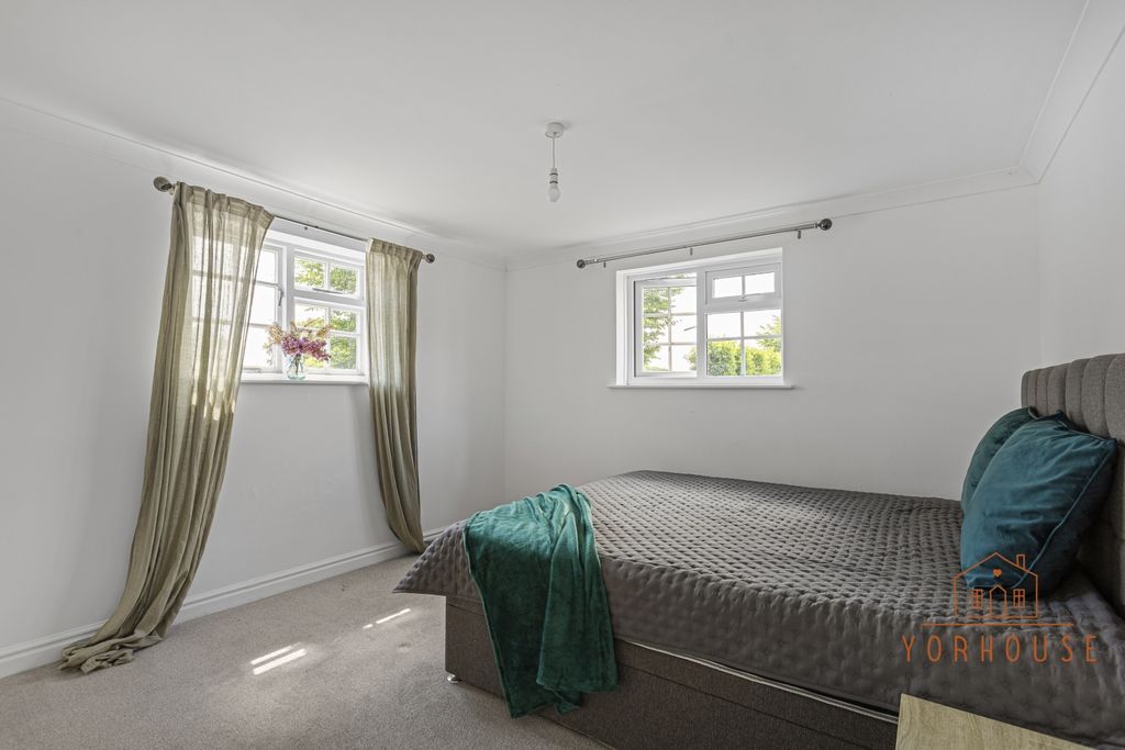Property photo 3 of 11 13_Claxton_Grange__14