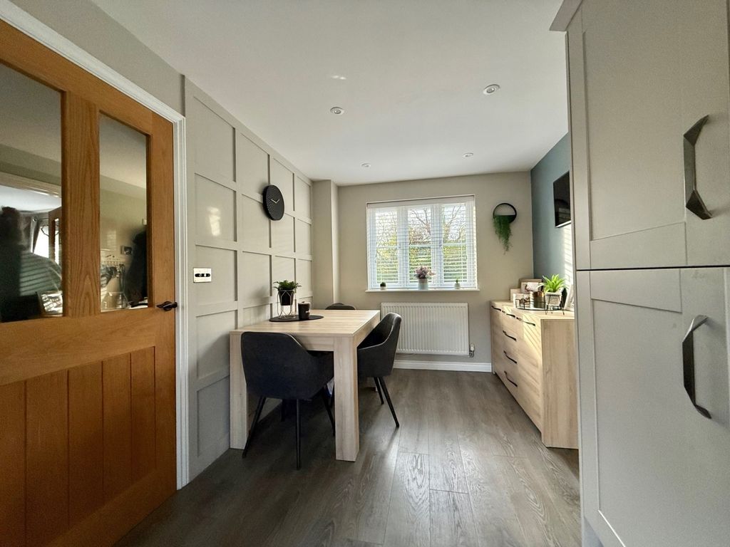 Property photo 3 of 11 3