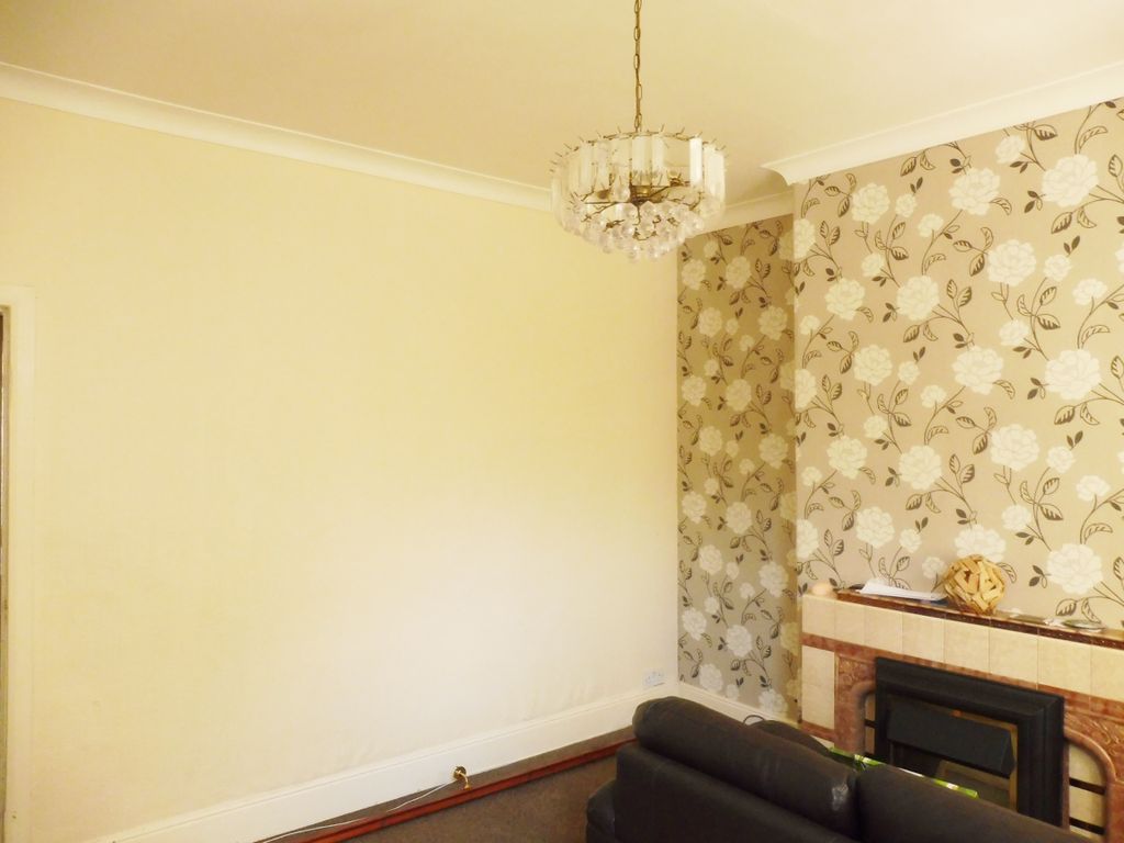 Property photo 3 of 6 Lounge