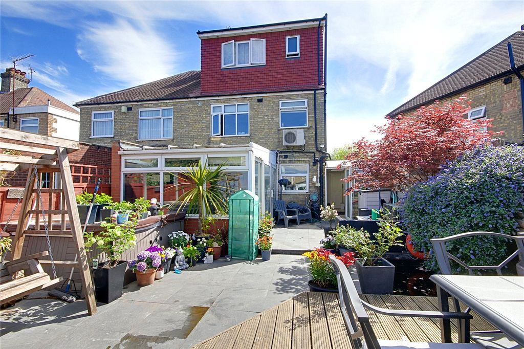 Property photo 2 of 23 Picture No. 26