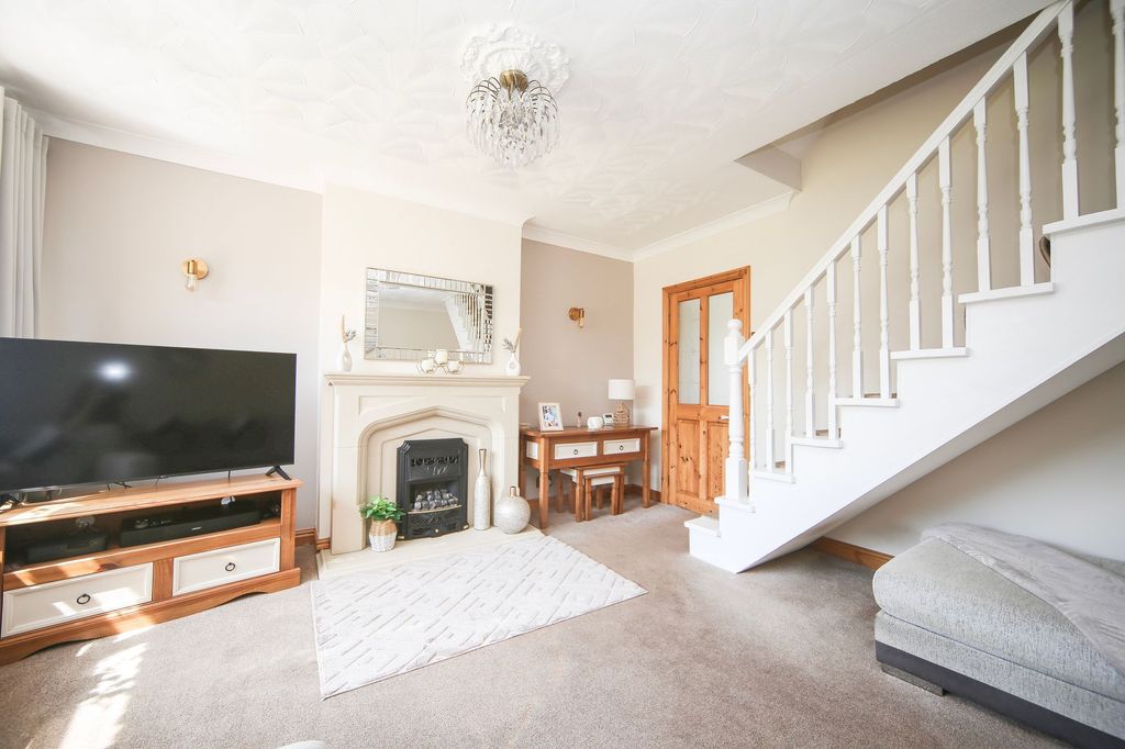 Property photo 2 of 21