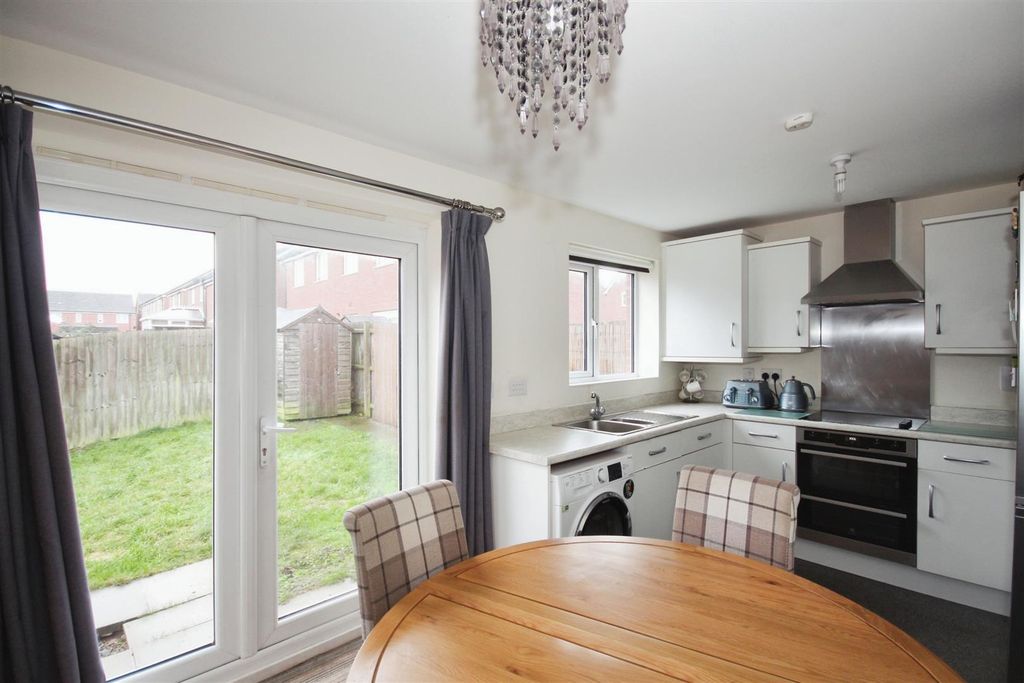 Property photo 3 of 20 Kitchen Diner