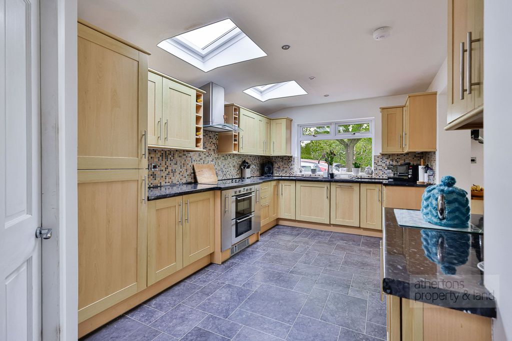 Property photo 3 of 30