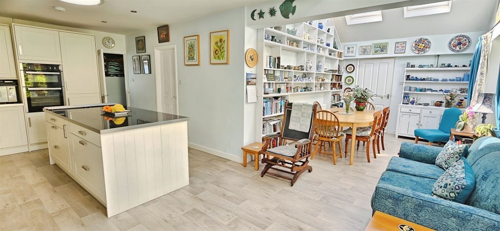 Property photo 3 of 24