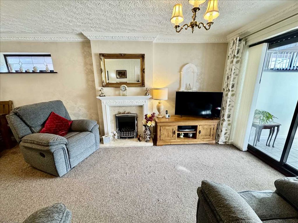 Property photo 2 of 10 Living Room