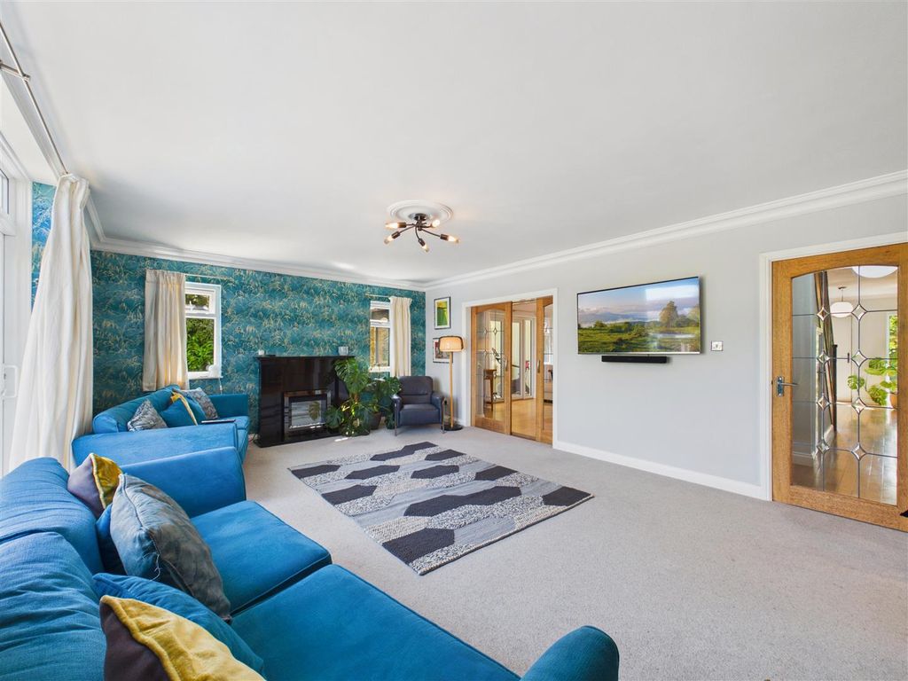 4 bed detached house for saleArras Drive, Cottingham HU16 photo 4