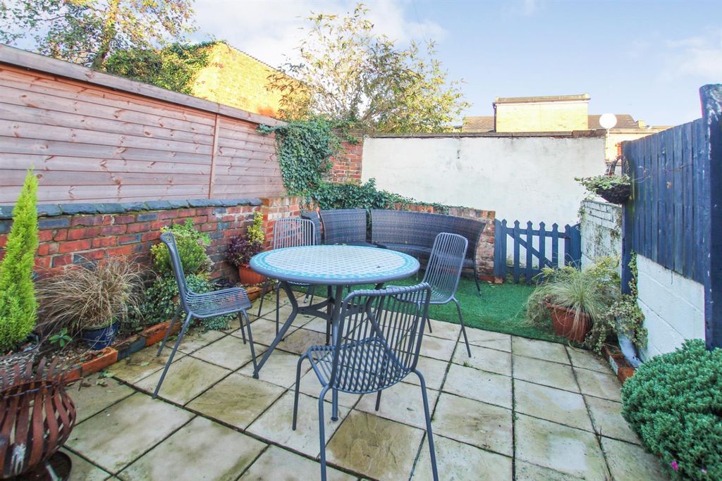 Property photo 3 of 9 5180023