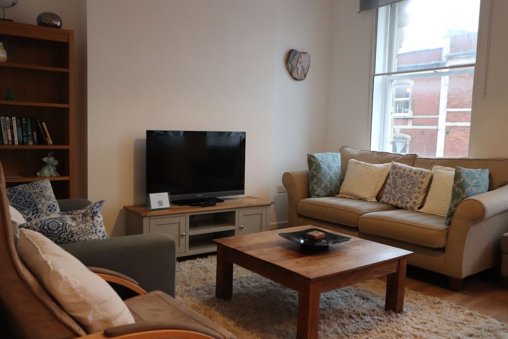 Property photo 3 of 17