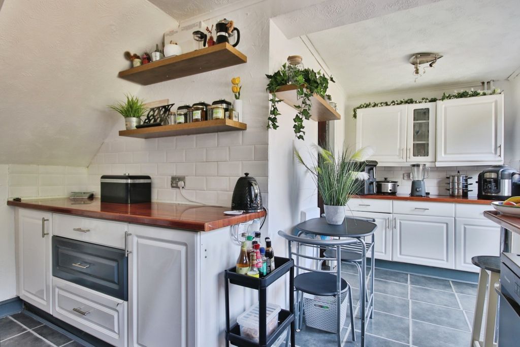 Property photo 3 of 20 4291737