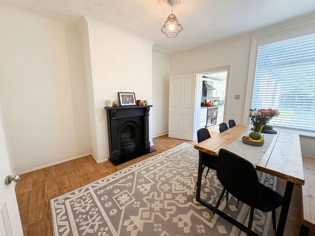 Property photo 3 of 10 Dining Room