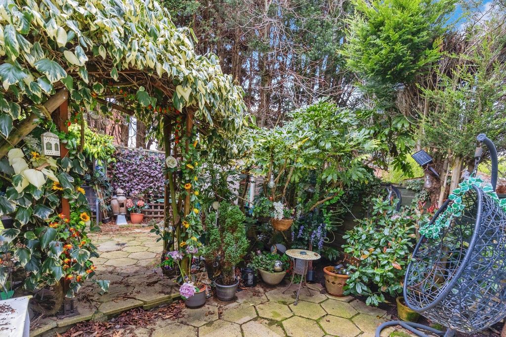 Property photo 1 of 18 Pbox-Img.Jpg