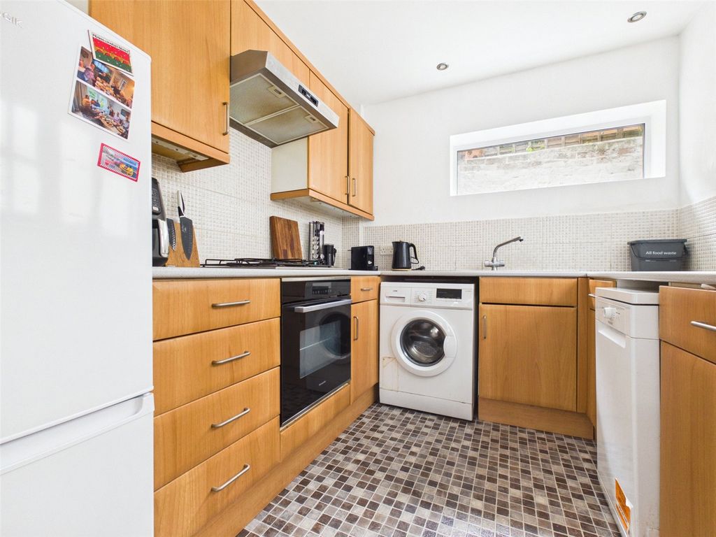 Property photo 2 of 29 Kitchen