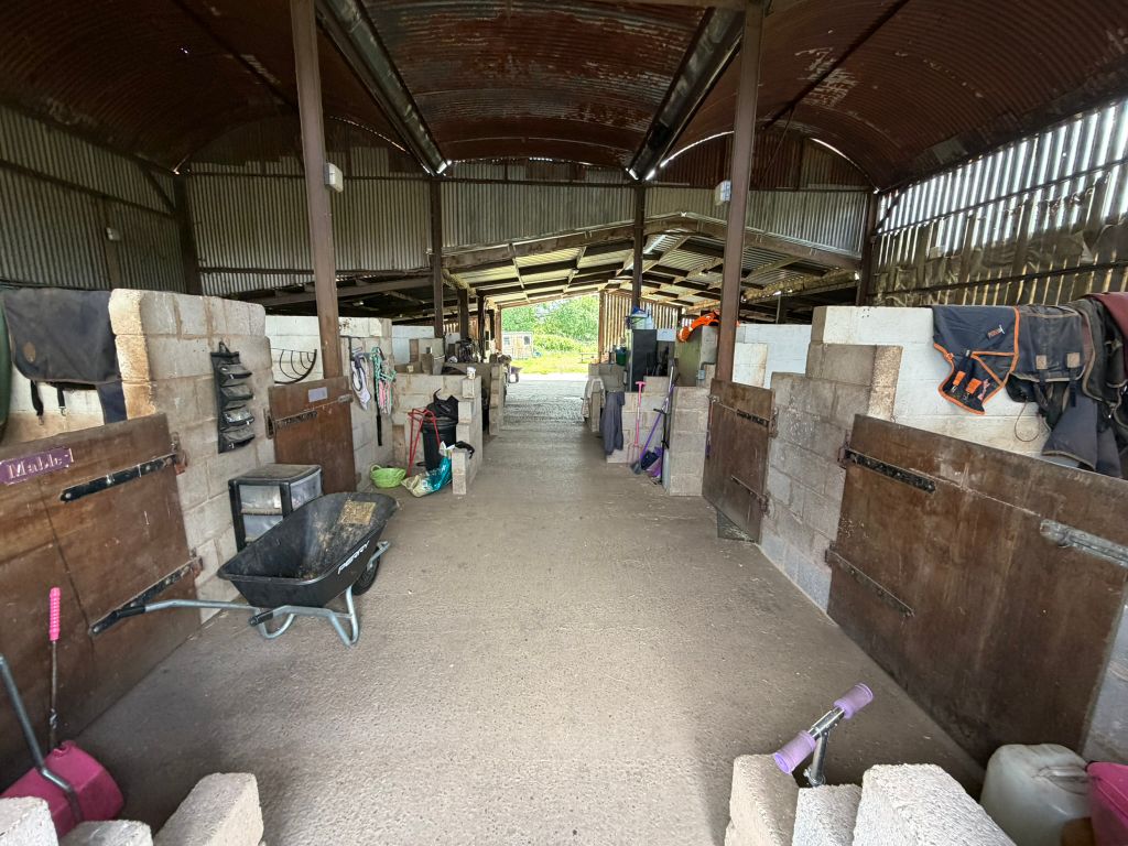 Property photo 2 of 17 Img_0439
