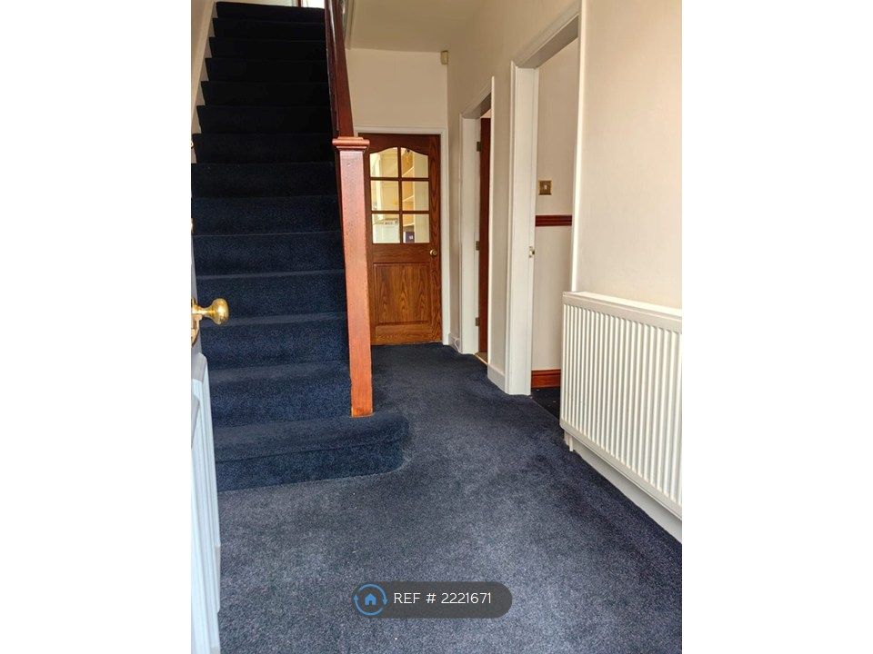 Property photo 2 of 17 Landing