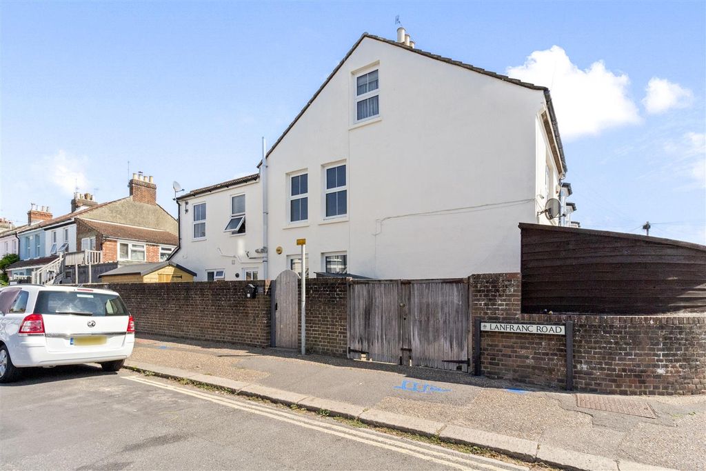 Property photo 1 of 20 148 Pavillion-014.Jpg