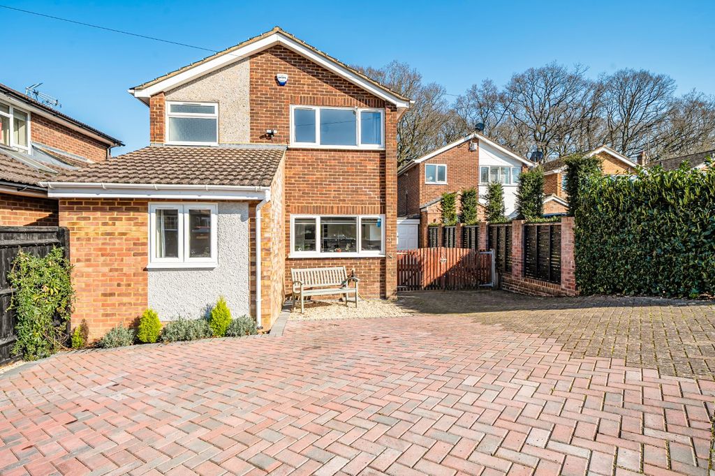 Property photo 1 of 28 Picture No. 02