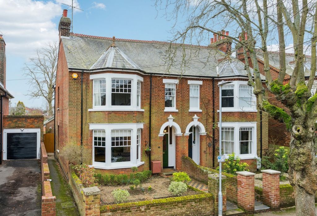 Property photo 1 of 33