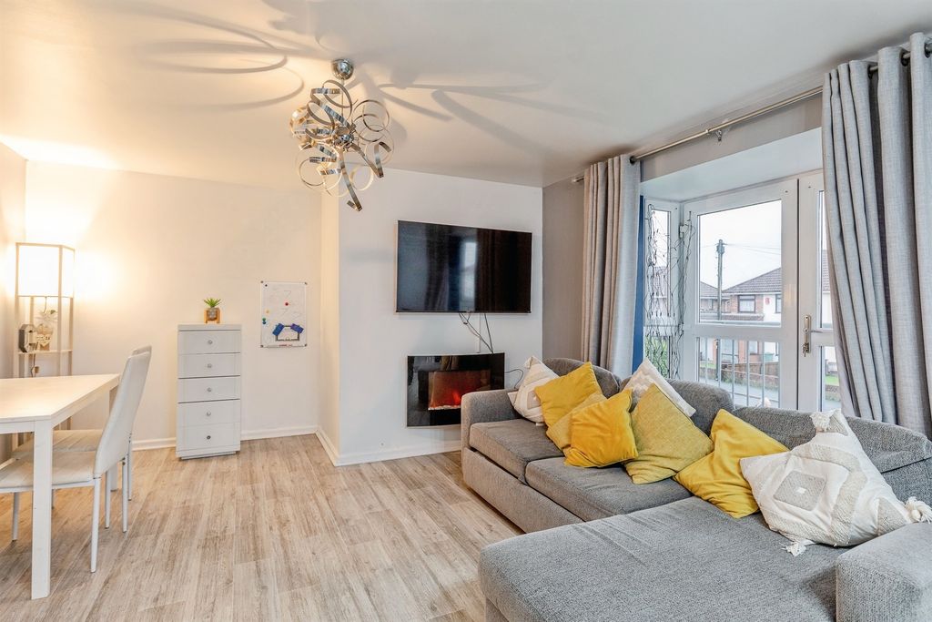 Property photo 3 of 20