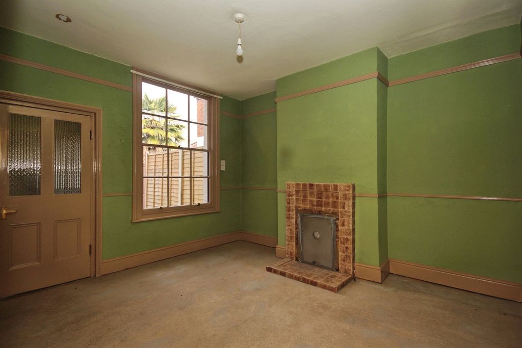 Property photo 3 of 10