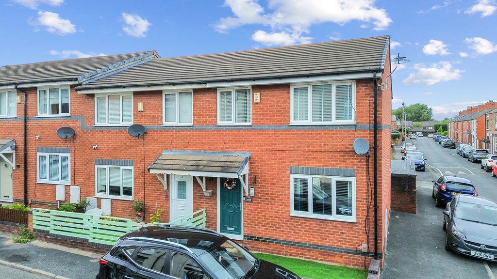 Property photo 1 of 32