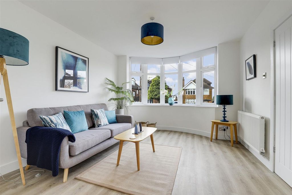 Property photo 2 of 25