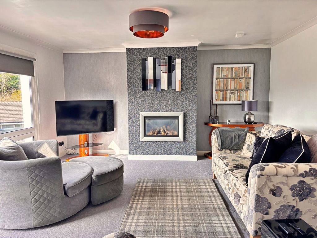 Property photo 2 of 35