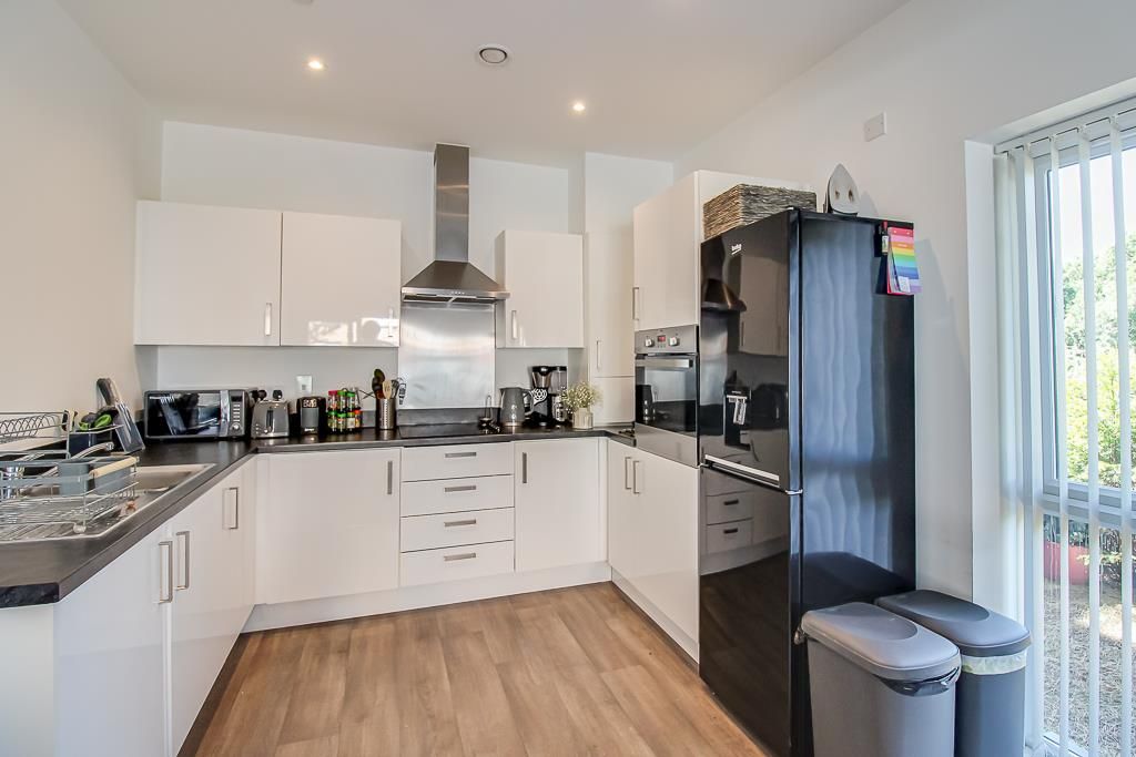 Property photo 2 of 16 Kitchen