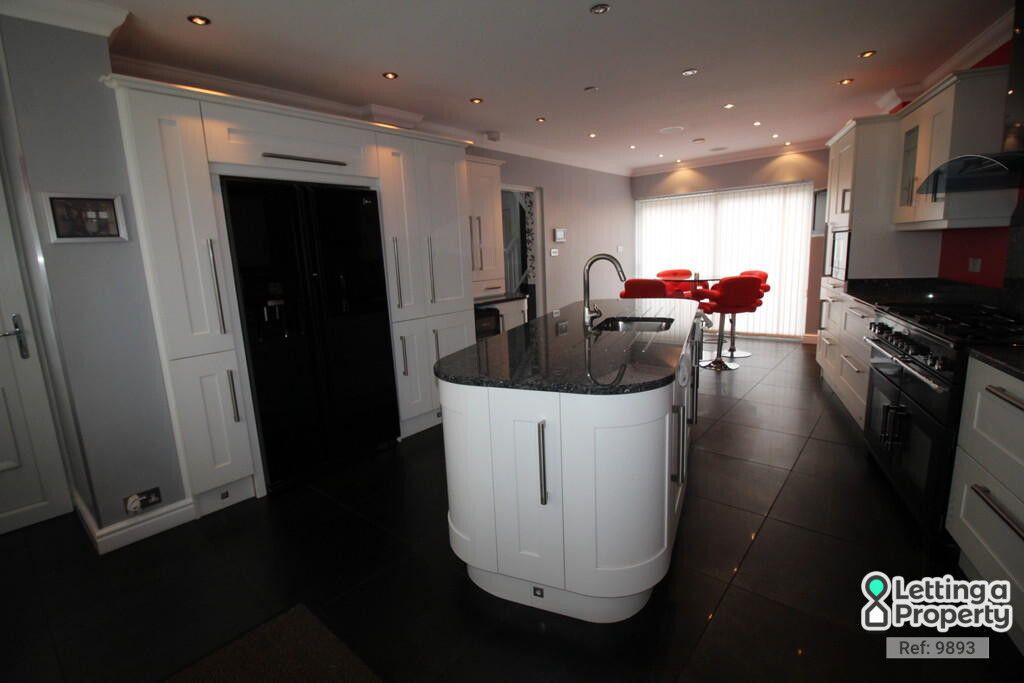 Property photo 3 of 25