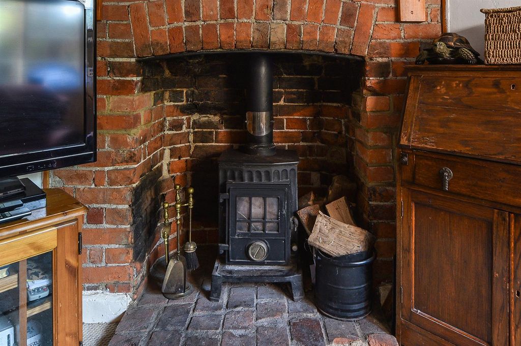 Property photo 2 of 26 Ph5_1680358.Jpg