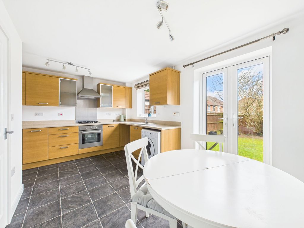 Property photo 2 of 18 Dining Kitchen
