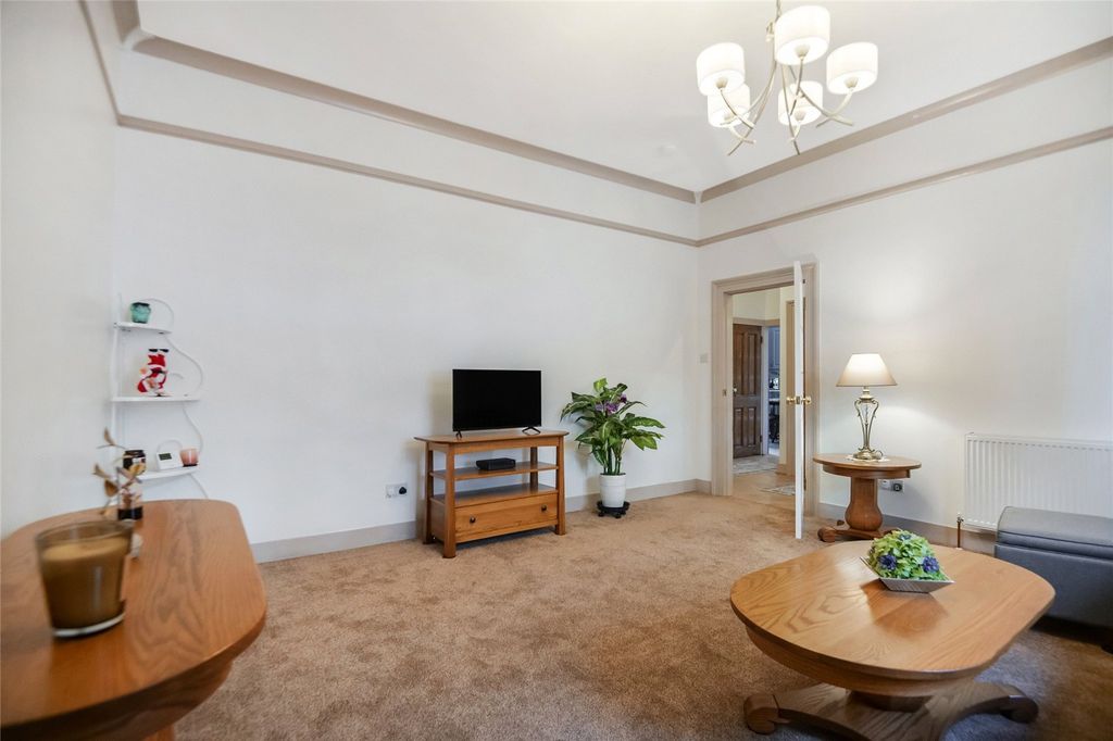 Property photo 3 of 21 Picture No. 11