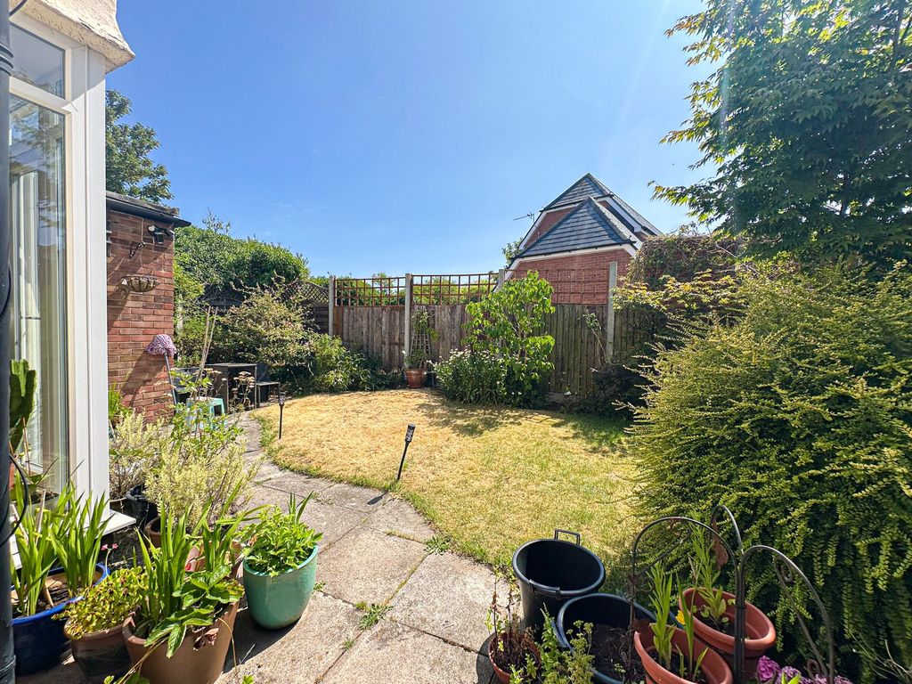 Property photo 3 of 12