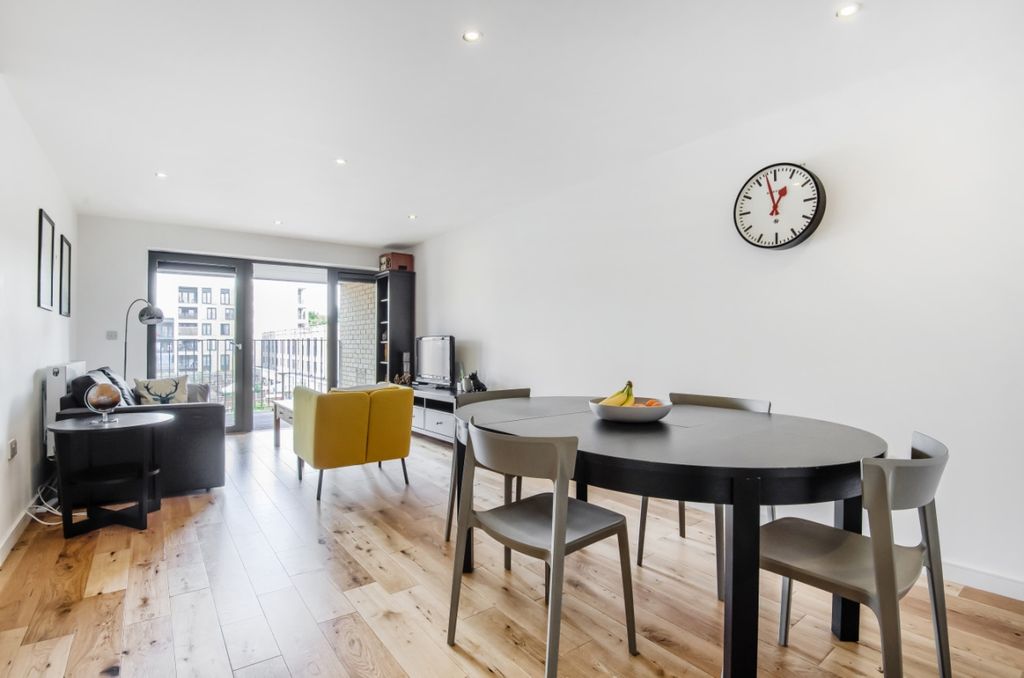 Property photo 3 of 13 351873 (4)