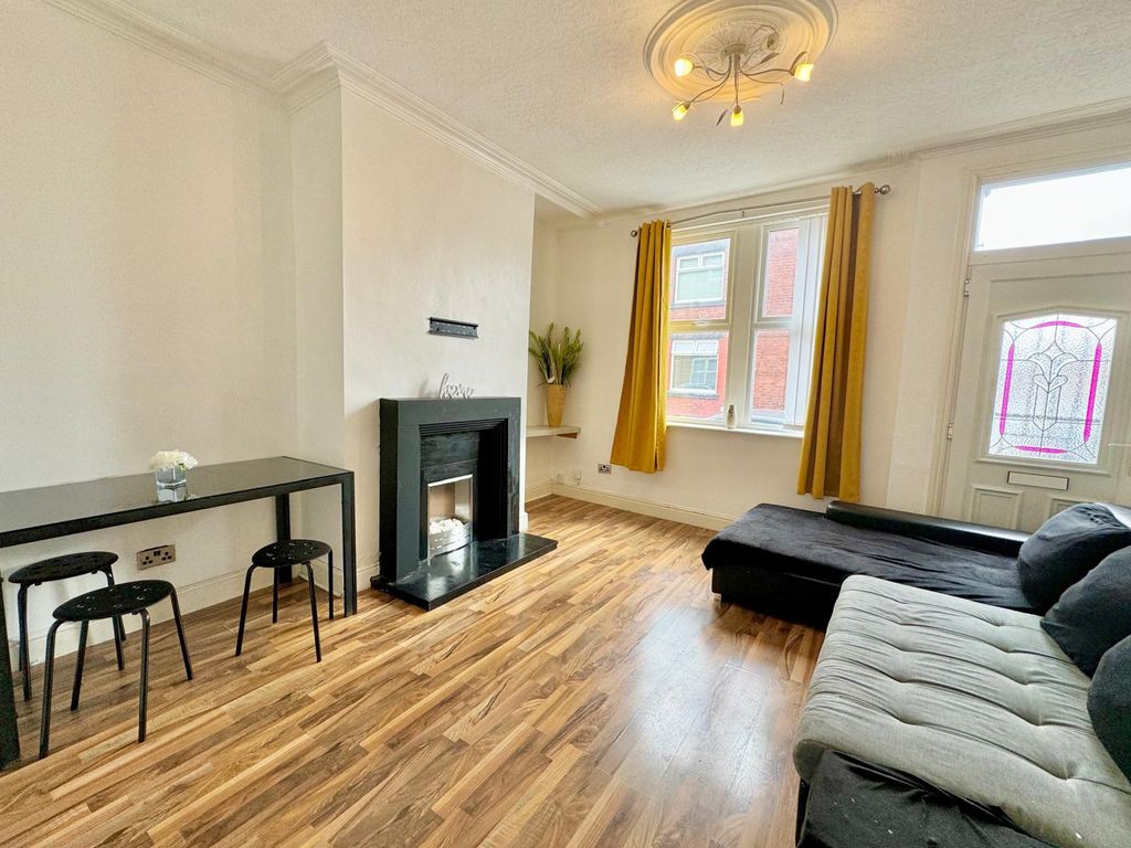 Property photo 3 of 11