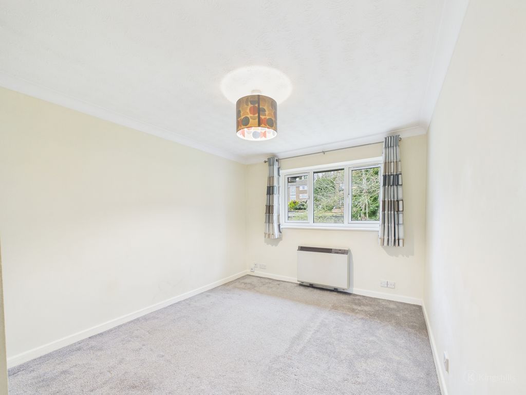 Property photo 3 of 8 Cam02136G0-Pr0569-Still003