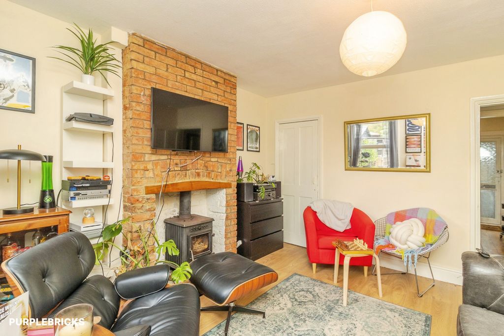 Property photo 2 of 37